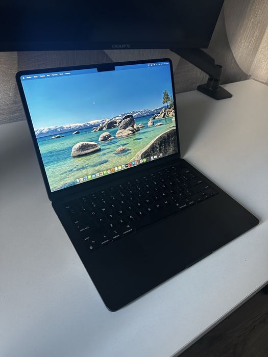 MacBook Air M2 2023