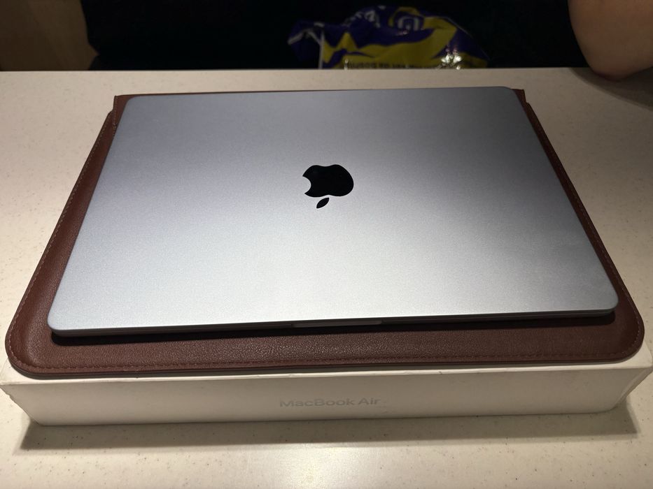 Macbook air 15 M4 16/256, 100% 13 циклов