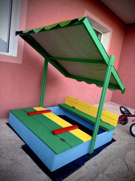 Детски пясъчник с пейки и капак