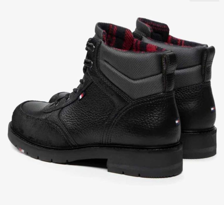 TOMMY HILFIGER 
Боти с връзки