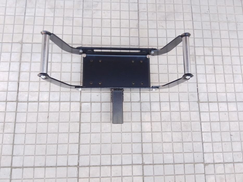 Мобилна стойка за лебедка за теглич