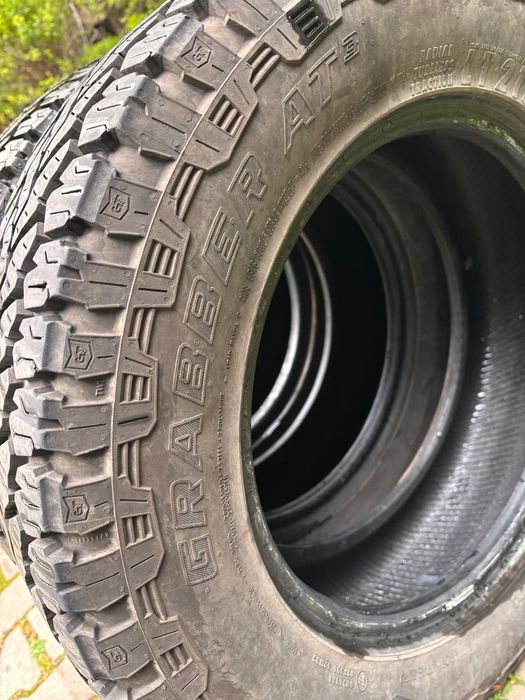 Резина б/у 215/65 R16 (3 шт)