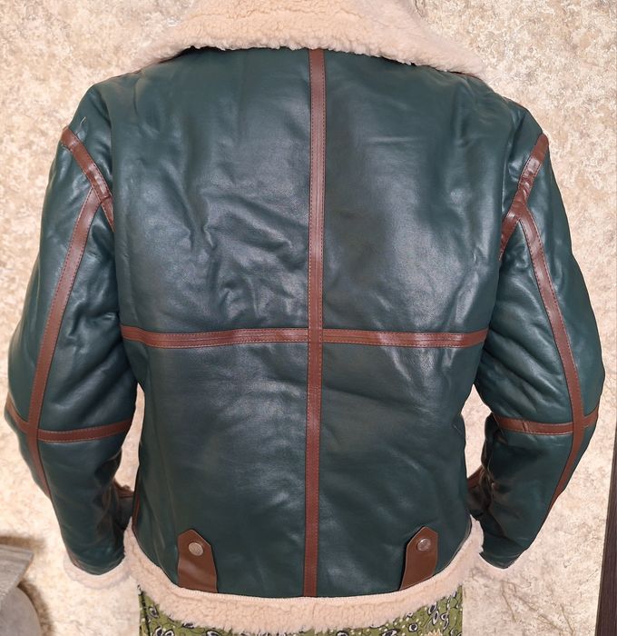 Продам куртку Новая