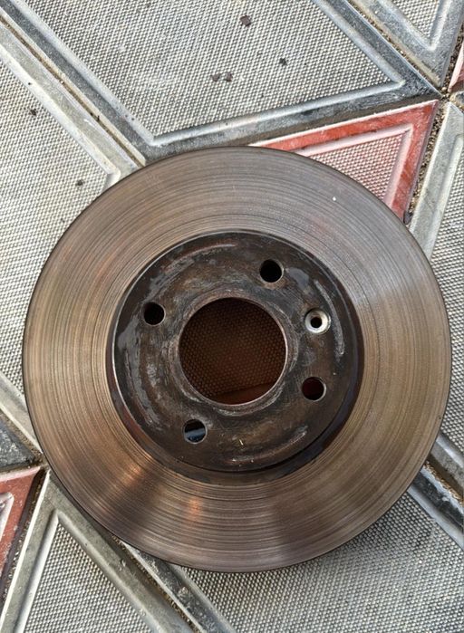 Тормозной диск передний