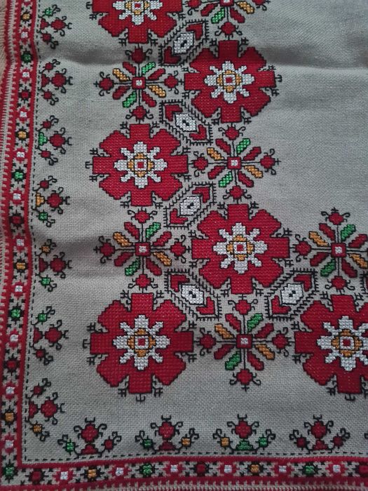 Красиви битови покривки / карета с бродерия (различни размери)