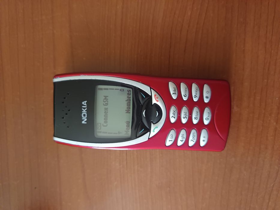 Vând Nokia 8210 Impecabil