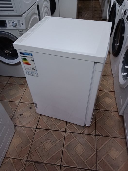 Като нов малък хладилник с вътрешна камера Liebherr  с две години гаранция!