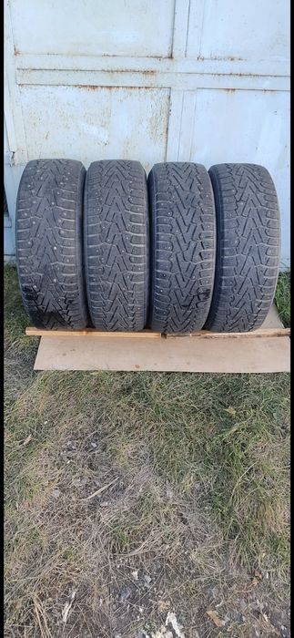 Зимняя резина 215/60/R17 Pirelli