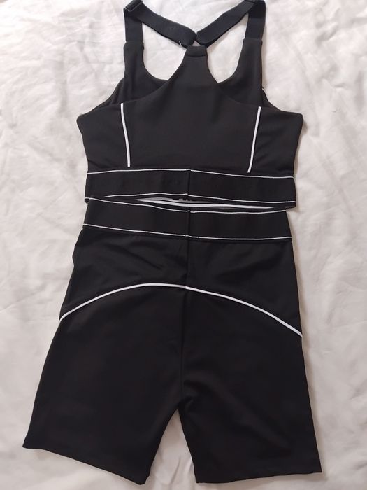 НАМАЛЕН Дамски оформящ екип Alo Yoga КЪС и ДЪЛЪГ КЛИН
Размер