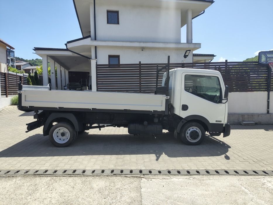 Nissan Cabstar 2010 basculabil 3 parti