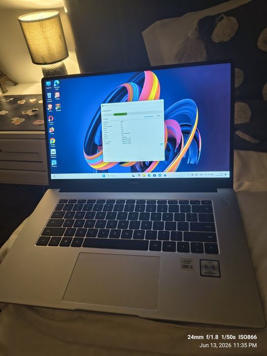 Laptop Huawei MateBook D15 cu procesor Intel Core i3-10110U, 15.6"  Full HD  8GB, 256GB SSD  Intel UHD Graphics 620 Windows 11 Home Silver Arctic