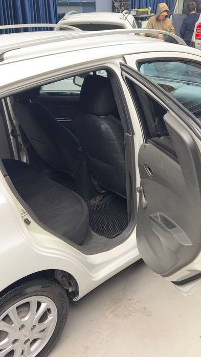 Spark arenda 700 blan chqadi