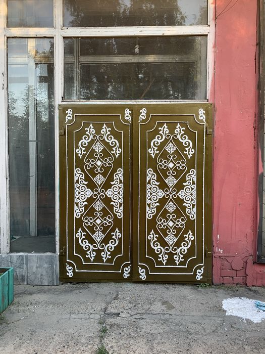 Художник. Роспись стен Семей