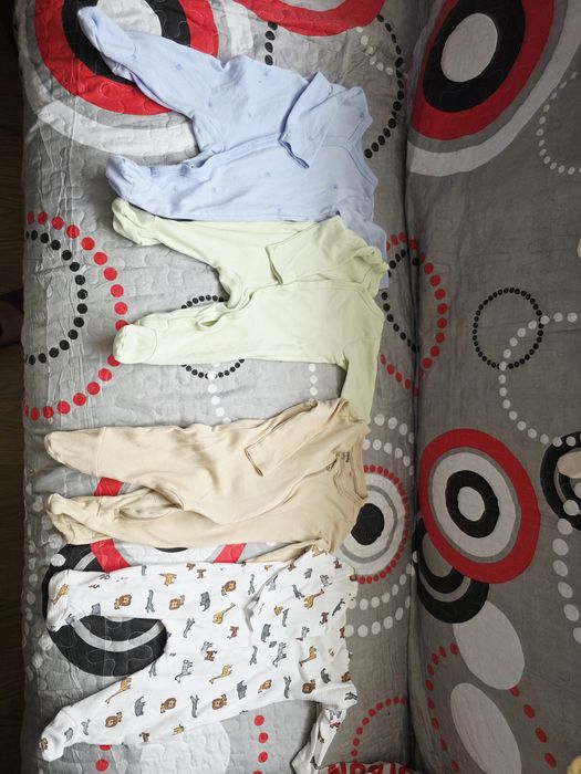 Vand lot de hăinuțe pentru baietel