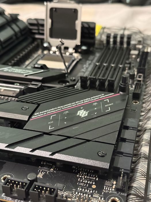 Asus ROG STRIX B650E-F материнская плата