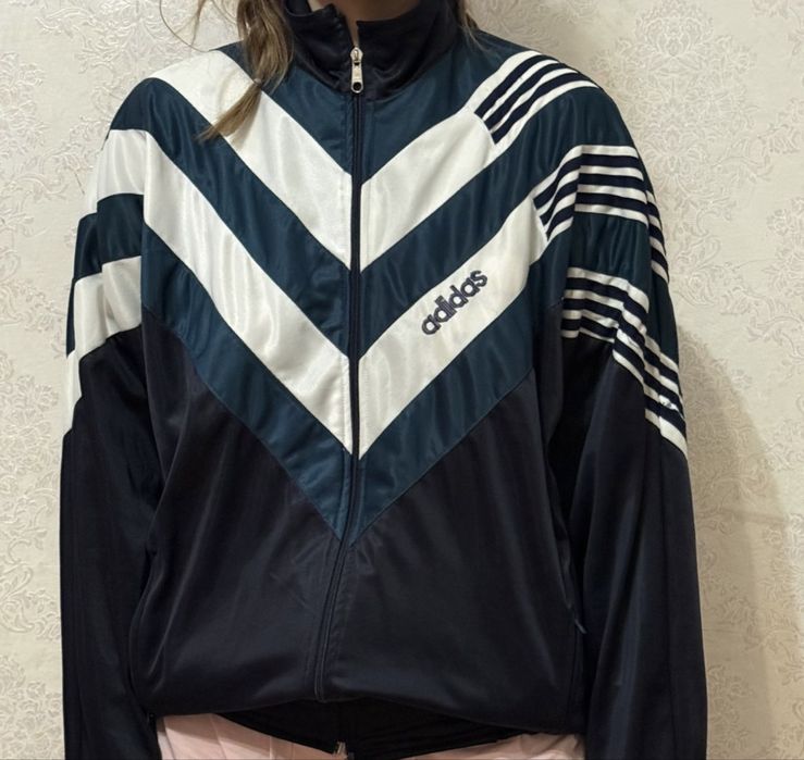 Продам кофту Адидас