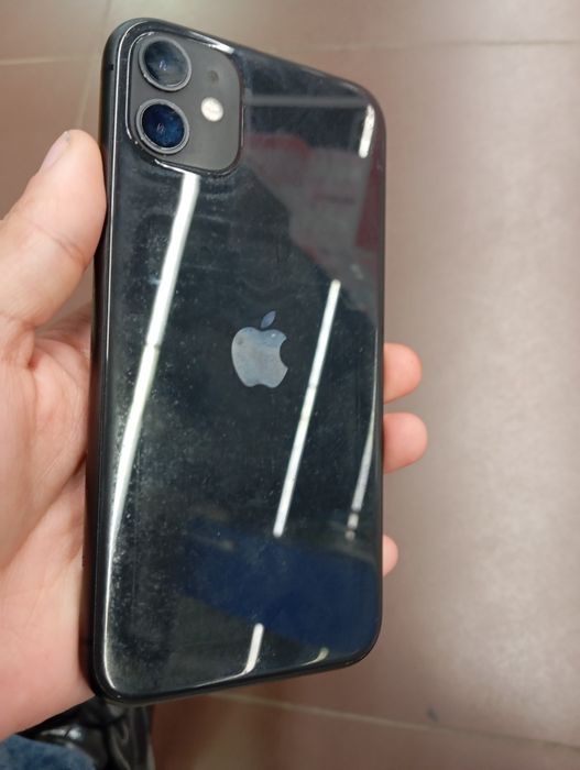 Продам телефон айфон 11