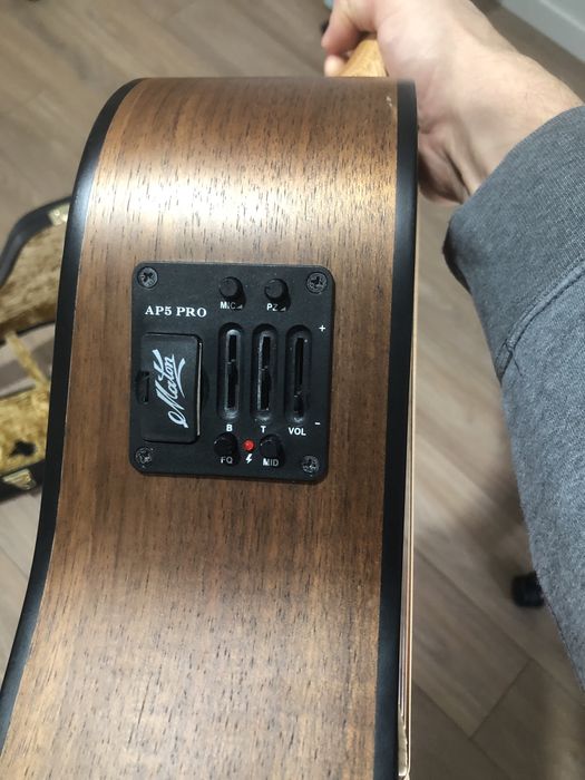 Chitara Maton EBW 808 c