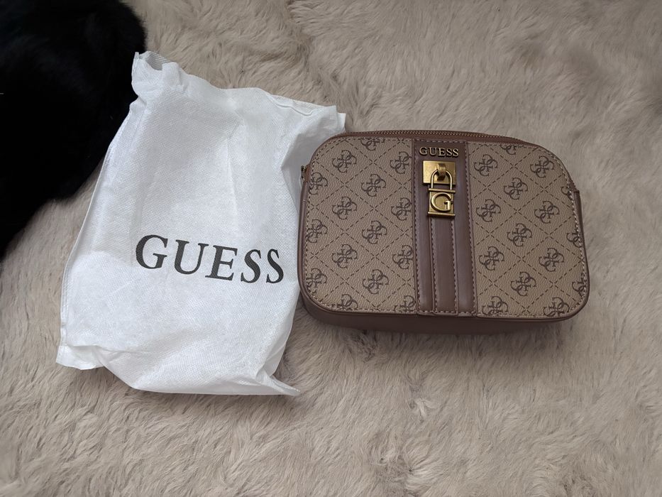 Set GUESS geantă + husă + curea