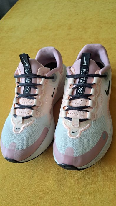 Дамски маратонки Nike React Escape Run