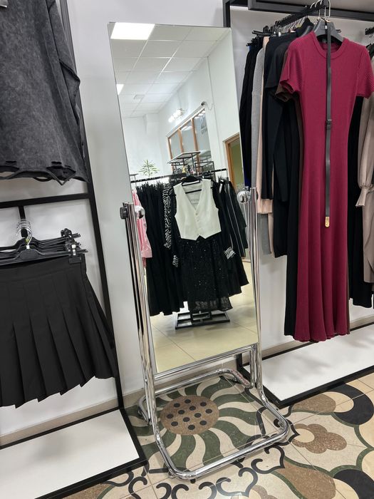 Продам зеркало для бутика