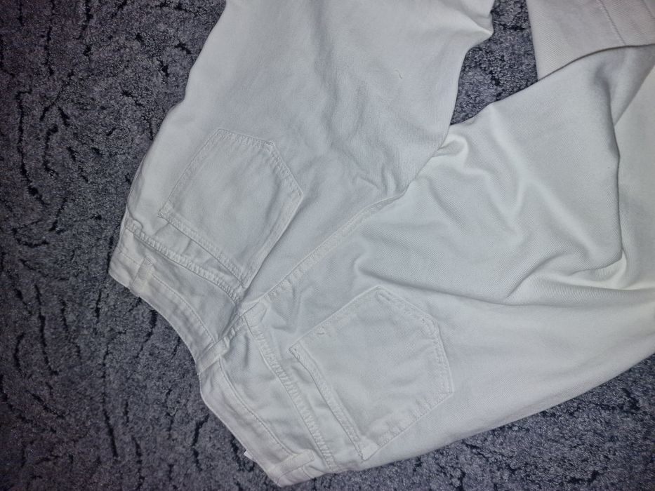 Широки бели дънки