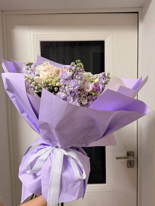 Цветы свежие.