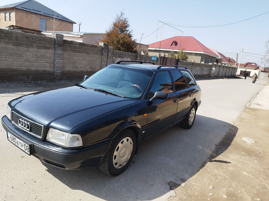 Автомобиль  ауди б 4