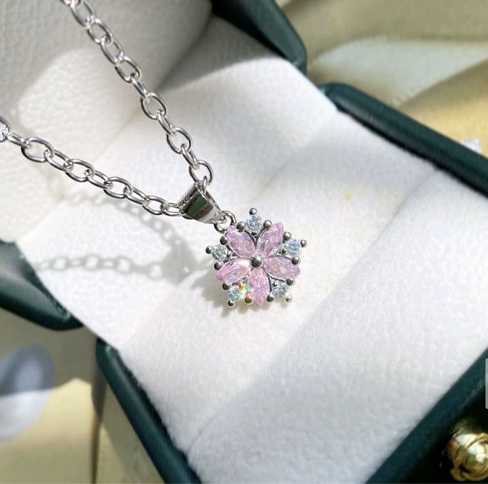 Подарочный бокс, цепочки