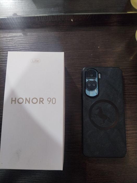 Продам хонор телефон