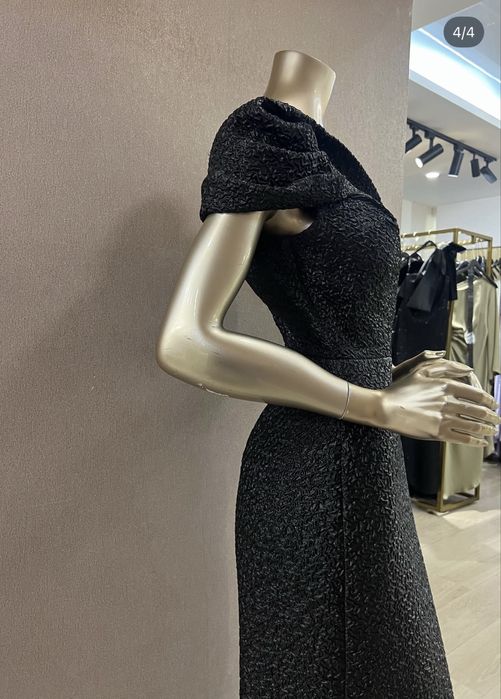 Вечернее платье, красивое, по фигуре