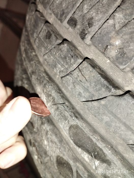 2 броя летни гуми Sava 205x55x16 (20 евро за двете)