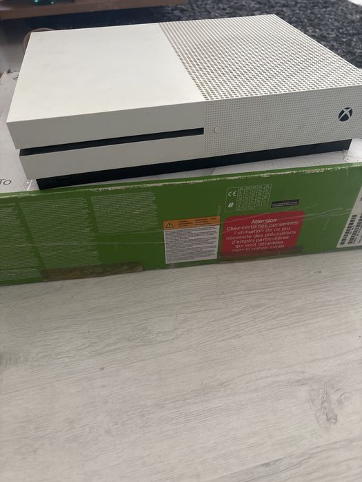 Vand/schimb cu monitor xbox one s 1tb