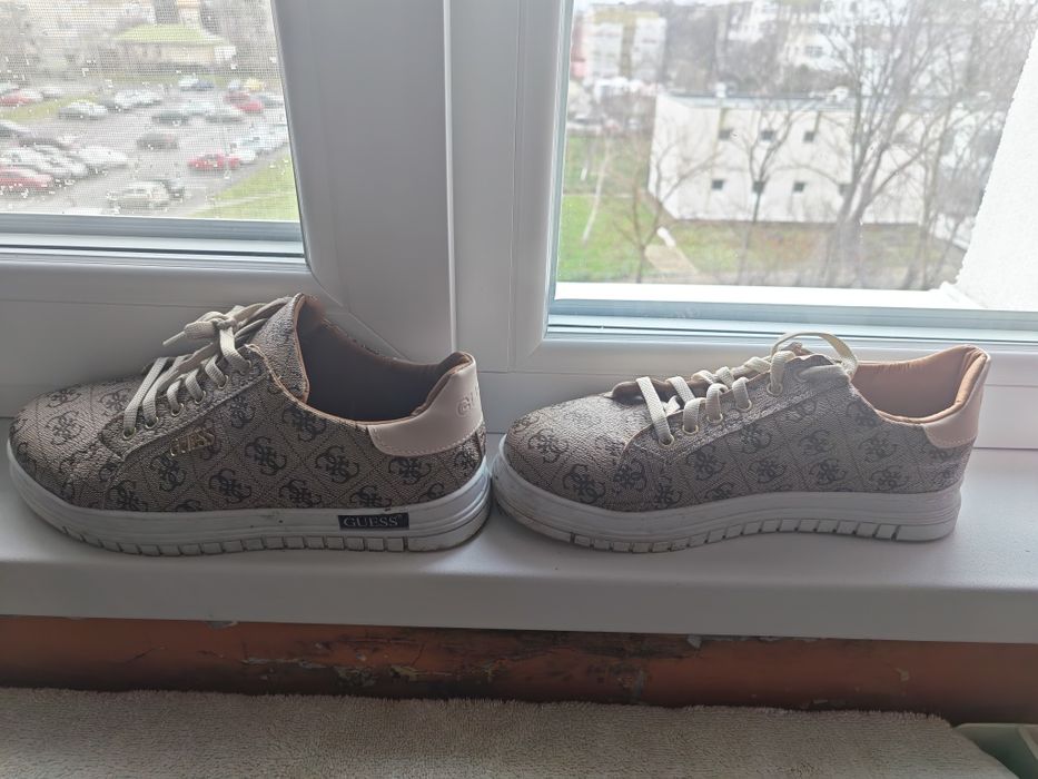 Adidași dama 40 Guess Turcia