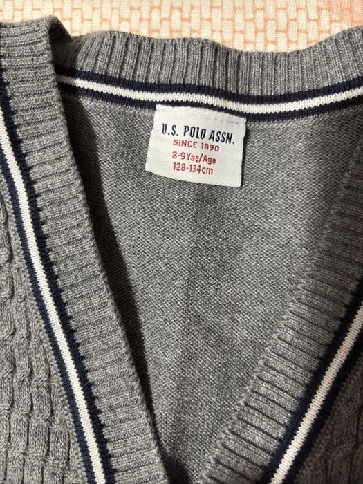 Жилетка на U.S. Polo Assn. в безупречно състояние