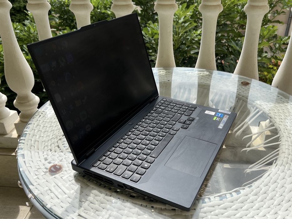 Лаптоп Lenovo Legion 5pro 16IRX8 Intel 17-13700HX RTX4070