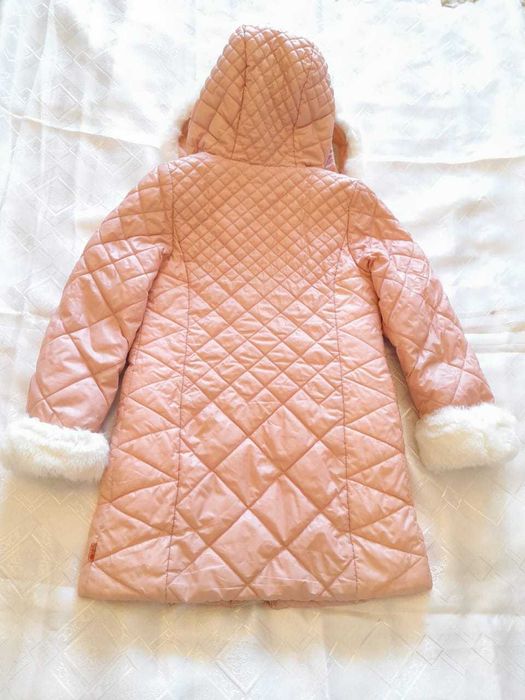 Продам зимние куртки на девочку