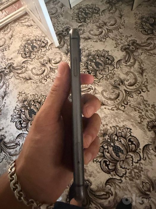 Iphone 11 64gb зур холатба битта айби камера 0.5 хира олади