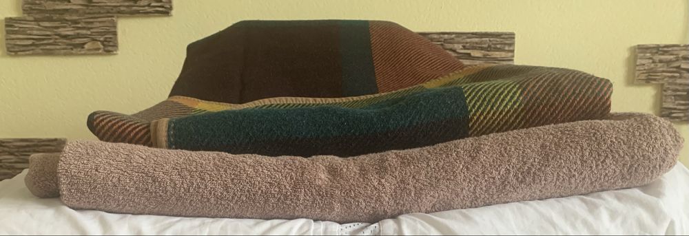 Одеяло, пледы, подушки, покрывало,