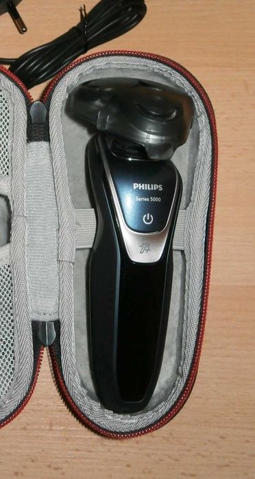 Aparat de barbierit PHILIPS S5672 cu acumulator, accesorii incluse
