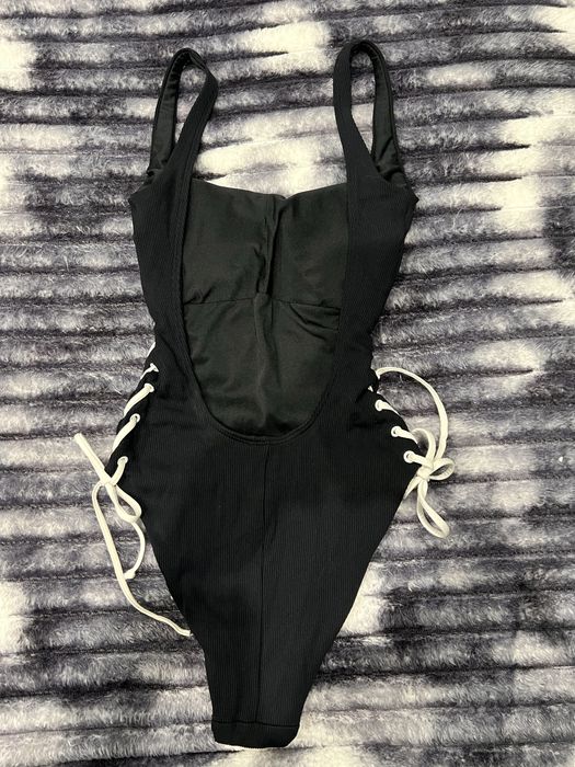 Дамски цели бански