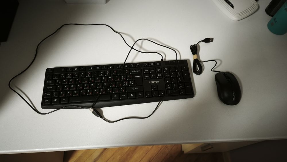 Клавиатура и мишка Canyon