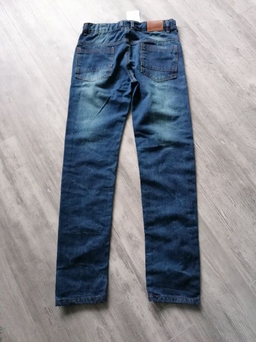 Нови дънки за момче