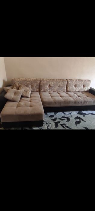 Продам угловой диван.торг.