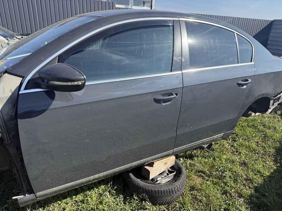 Usa stanga fata usa stanga spate Vw Passat b7 berlina limuzina
