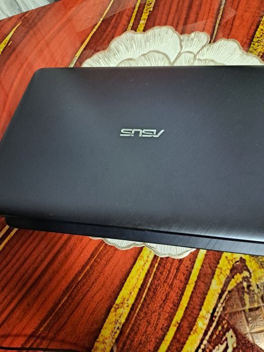 Vand leptop asus !