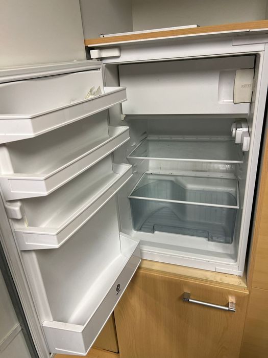 Vand mobila de bucatarie