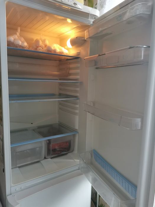 Продам холодильник Индезит