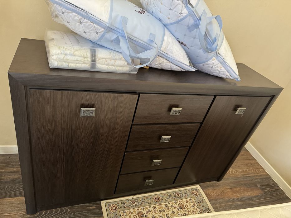 Спальный гарнитур