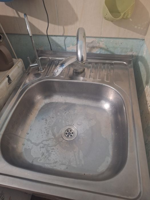 Oshxona uchun rakovina (moyka) sotiladi. Zanglamaydigan po‘lat.